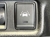 【インテリジェントLI】走行中の車線からはみ出しそうな時、警告音と共にステアリングとブレーキを制御し、車線内を走行する様にアシスト。より安全な運転をサポートしてくれます!
