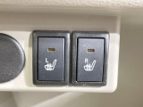 【シートヒーター】寒い日に重宝するシートヒーター!エアコンより早く温まってくれるので寒がりの人も安心ですね♪エアコンの温風は乾燥するから苦手、という方にもをおすすめです。
