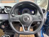 運転中のオーディオ操作は、ステアリングで行いましょう。安全運転で。