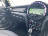 ◆LIBERALAは、輸入車選びの新たなスタイルを提案するインポート・セレクト・ブランドです。オーナー様となる方がクルマから直接感じる感性を第一にした、最良の一台との出会いをコーディネートいたします。