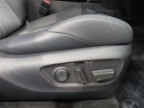 パワーシート搭載。微妙な調整が手軽にでき、ピッタリの最適なポジションで運転することが可能です。
