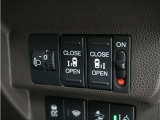 ◆両側電動スライドドア◆狭い駐車場でも乗り降りが楽々♪お子様が隣の車にドアを当ててしまう心配もございません!小さなお子様連れの方もこれで安心。