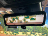 【デジタルインナーミラー】後席の大きな荷物や同乗者で後方が確認しづらい時でも安心!カメラが撮影した車両後方の映像をルームミラー内に表示。クリアな視界で状況の確認が可能です!
