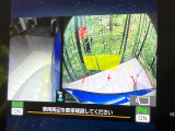 【サイド&バックカメラ】停車・駐車時に死角になりがちな運転席から見えづらいサイドとリアの障害物を確認できます!雨天時や夜間などは特に活躍してくれるアイテムです。