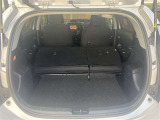 ■2列目シートを倒すと広々とした荷室になります!