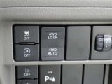 「2WD」「4WD AUTO」「4WD LOCK」をスイッチで切り替え可能☆路面状況や目的にあった3つの走行モードを選択できます!