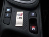 電子パーキングブレーキつきです。