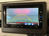 【バックモニター】駐車には欠かせないバックカメラを装備!カラーで後方をモニタリング。安全でゆとりのある駐車をサポートします。