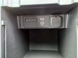 USBタイプC搭載。CarPlayがご利用頂けます。