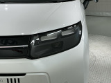 LEDヘッドライトは、点灯の瞬間から最大光量を発揮し、突然暗くなるトンネルなどでの安定感を高めます。