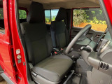 運転席シート廻りは使用感も少なく、良好な状態となっています。丁寧に使われていたことがよくわかりますね。