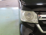 LEDヘッドライトは、点灯の瞬間から光量を発揮し、突然暗くなるトンネルなどでの安定感を高めます。