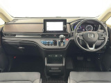 ★いつでも気持ちよく運転できて、使い勝手のいい収納や体をケアするシート、細部にまでこだわったインテリア♪