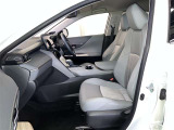 見通しのよいすっきりとした視界で、誰でも運転しやすいです。運転のしやすさは疲れにくさにも繋がりますよ♪