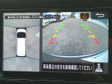 『上から丸見え』のアラウンドビューモニター搭載!車を上から見下ろした状態がナビ画面に映し出されるので、前後・左右の障害物を確認でき、安心・安全です♪一度使用すると、手放せなくなる装備です!