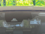 【プリクラッシュセーフティ】前方の車両等を検知し、衝突しそうな時は警報で注意を促し、ブレーキを踏む力をサポート。ブレーキを踏めなかった場合は衝突被害軽減ブレーキが作動、衝突回避をサポートします。