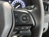 アダプティブクルーズコントロール機能付きです。走行中に先行車の様子を検知しながら、設定した車速の範囲内で先行車との距離のキープを支援します。詳細は販売店スタッフまでおたずねください。