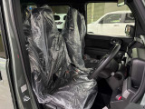 乗用車並みのクッション性を持った運転席になっています。