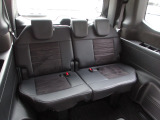 3列目シートは車内全体を爽快に見渡せて、座り心地も快適に。すべてのシートの居心地を、とことん追求しました。