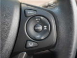 ◆アダプティブクルーズコントロール◆予め設定した車速内でクルマが自動的に加減速。前走車との適切な車間距離を維持しながら追従走行します。【LKAS】車線維持支援システムでステアリング操作を支援。