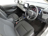シンプルで使いやすいデザインの運転席です。