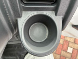運転席側のドリンクホルダーです。