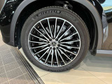 車両は屋内展示しておりますので天候に関係なくごゆっくりコンディションご確認頂けます。車両を倉庫へ保管している場合が御座いますのでご来店前に在庫確認頂けると幸いです。TEL072-784-8800