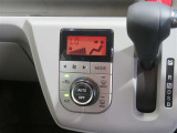 オートエアコン機能で、車内を自動的に、設定した温度に保ってくれます。