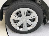 純正スチールホイールキャップ付です!タイヤサイズは185/60R15