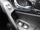 全席パワーウインドウ★運転席はワンタッチで開閉可能です♪