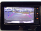 バックモニター付きで、車庫入れやバック時の後方確認をサポート。