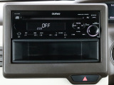 ホンダ純正CDチューナーCX174Cが装備されております。AMFMチューナー・CD再生などの機能が使えます。