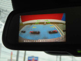 バックカメラ付きですので、車庫入れも安心して出来ます!画像はバックミラーに映し出されます。