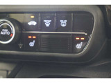 シートヒーター装備付き車!!座席に埋め込まれた電熱線によりシートを暖めることが出来る装備で、温められたシートは、寒い冬でも快適です!!