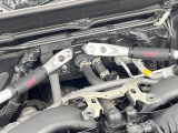 【STIVタワーバー】お車の剛性を高めるタワーバーを装備。よりスムーズなコーナリング走行が可能となり、走りも楽しめます。