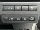 運転席まわりの画像です。