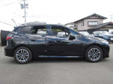 新車登録から5年目まで、最長4年間の走行距離無制限保証をご用意。ご購入後も安心が長く続きます。