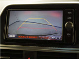 バックカメラ搭載です!車庫入れが苦手な人はもちろん、車両感覚に自信がある人にもお勧めです!見えない箇所が見えるようになるので、低い障害物や隠れてしまっている子供の存在等にも気付く事が出来ます。