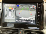 まるで真上から見ているような、視認性の良いアラウンドビューモニターです。駐車が苦手な方でもこれでらくらく駐車できますよ。