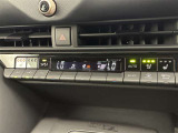 オートエアコンは温度を設定するだけで、自動で風量などを設定してくれます。運転しながら操作も必要ないので、安全性も向上します。