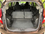 普段のお買い物や通勤、送迎等に十分な荷室スペースを確保しております。セカンドシートを倒すと、大きな荷物の積載も可能です♪