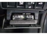 ETC車載器は見えない収納となっております。このワンポイントがおしゃれを感じさせてくれます♪