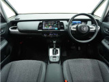 ◆インテリアパネル◆視界広々で非常に運転しやすくロングドライブでも疲れを感じさせないすっきりとまとまったインパネ周りです。