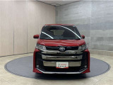お車購入のポイントとなるフロントマスクです。上質で迫力あるデザインですね☆☆
