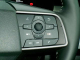 ハンドルスイッチで車両設定・オーディオの選曲や音量調整などが出来、安全性もアップ。