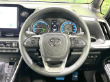 【レーダークルーズコントロール】高速道路での長距離走行が楽に!!自動で速度を保つクルーズコントロールが、衝突軽減システムと連携し、前方の車両を感知して車間を保つように速度調節してくれます!!