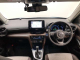 シンプルながら機能性あふれる運転席廻りです。視界性もよく、運転しやすいですよ。