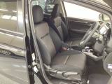 自社整備工場で点検整備をおこなってからお渡ししています。車検が残っている場合は『12ヶ月点検整備』を、車検整備付きの場合は『車検整備』をおこないます。整備費用は車両本体価格に含まれています。