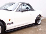 人気のNBロードスター カスタム車両の入庫!修復歴も無く幌も張替え済み!ビルシュタイン足回り、15AW、ワンオーフマフラーなど、ロードスターオーナー様に人気のパーツを多数装備