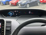 シンプルで見やすい大型のスピードメーターです!